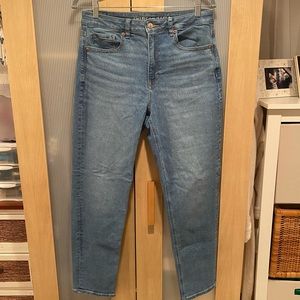American Eagle Mom Jeans